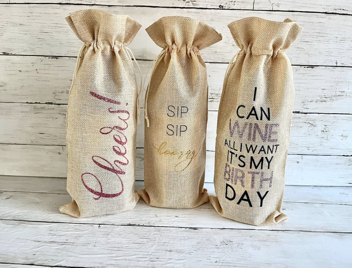 Engagement Gifts for Couples, Unique Newly-Engaged Gifts, Wine Bag with  Drawstrings and 2 Wine Stoppers, Perfect for Anniversary, Christmas,  Wedding 