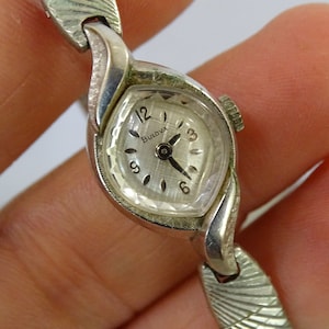 Vintage Ladies watch Bulova, 10k RGP Bezel, Womens Watch Bracelet,Retro watch,Vintage jewelry