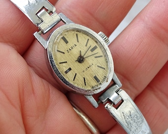 Relógio feminino vintage Zaria, relógio feminino russo, relógio de pulso mecânico, pulseira de relógio, vintage soviético, relógio retrô, funcionando, pulseira de metal, URSS