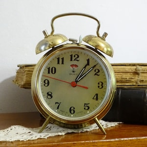Vintage Alarm Clock Chunlei, Double Bell Clock, Old Mechanical Clock, Retro Clock, Collectible Clock