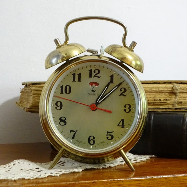 Vintage Alarm Clock Chunlei, Double Bell Clock, Old Mechanical Clock, Retro Clock, Collectible Clock