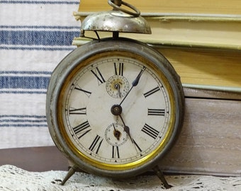 希少！稼動品　東ドイツ　ruhla 置き時計　目覚まし　アンティーク　GDR 希少！稼動品 東ドイツ ruhla 置き時計 目覚まし アンティーク