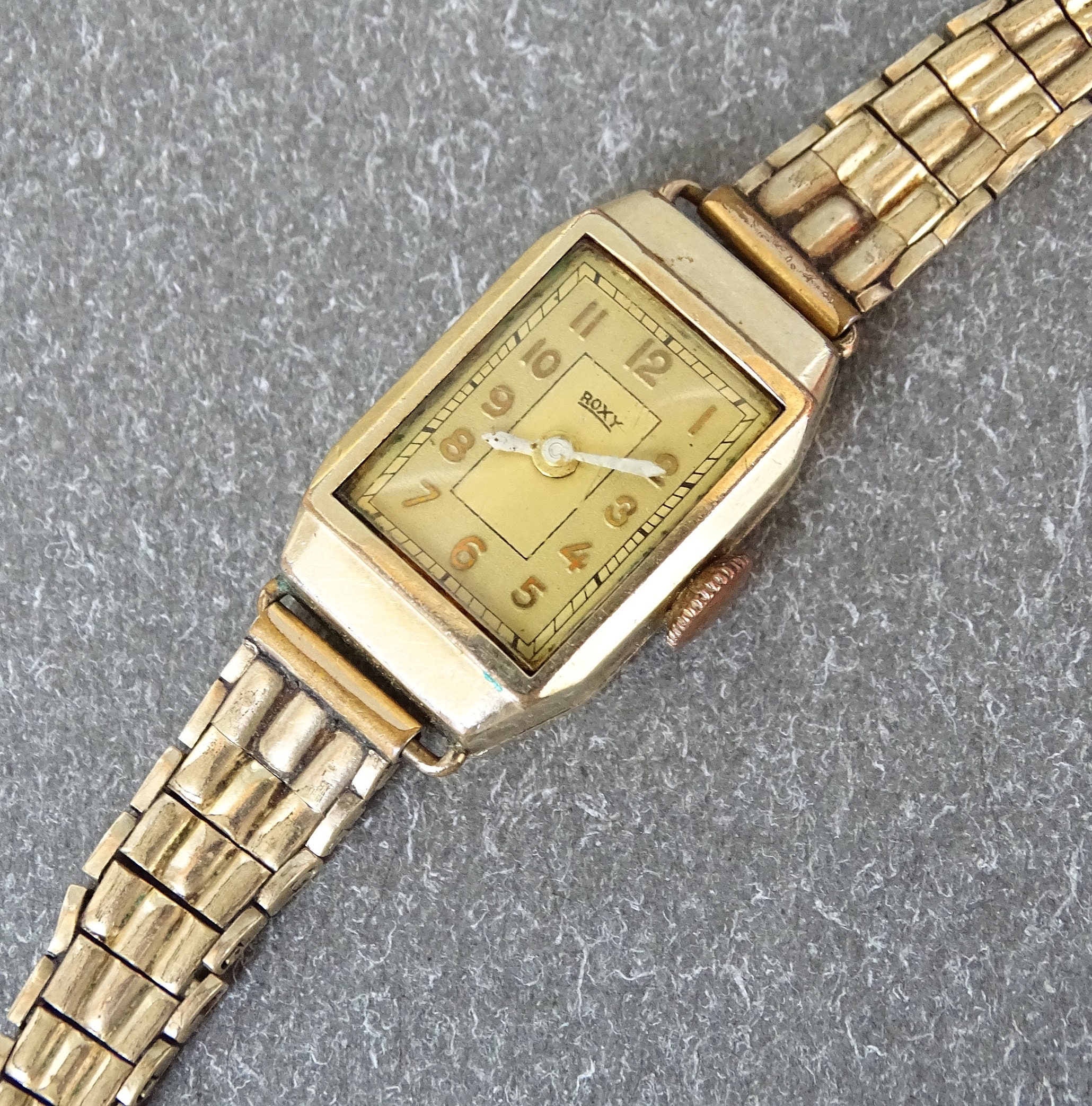 GENOVA DELUXE, MENS Vintage Rectangular Watch, Manual Wind, Golden ...