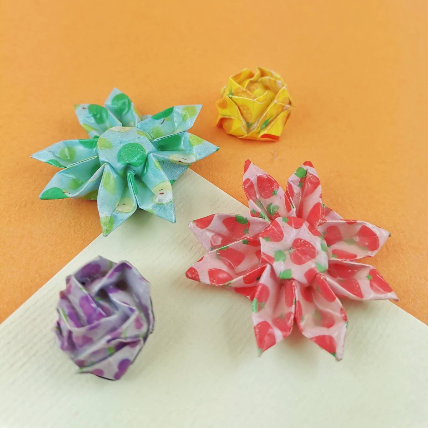 Aimant en Origami - Fleur Papier Durci Rose ou Marguerite Collection Fruits