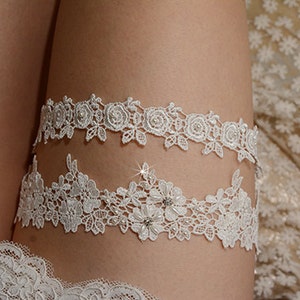 off white bridal garter set , lace garter set, retro floral lace garter, wedding garter set,beaded garter set