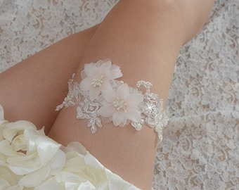 off-white bridal garter, wedding garter, bride garter ,   beaded floral garter,light pink flower garter,garters for wedding ,toss garter