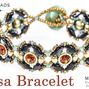 Könnte beinhalten: Nahaufnahme eines Armbands mit schwarzen, goldenen und orangefarbenen Perlen. Das Armband heißt "Alisa Bracelet" und wurde von Marissa Vallejo entworfen.