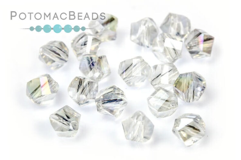 Puede incluir: Juego de tres tazas de cer&aacute;mica con acabado mate moteado. Las tazas son de color crema, gris claro y gris oscuro. Cada taza tiene un dise&ntilde;o simple y minimalista, ideal para caf&eacute; o t&eacute;.