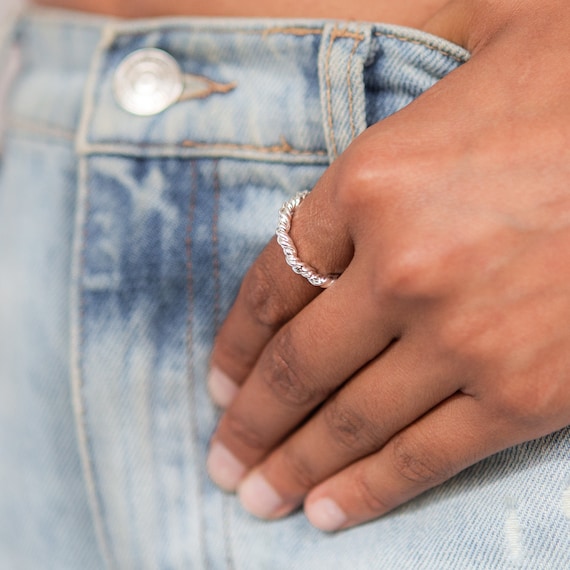 Womens Sterling Silver Twisted Band Ring