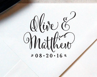 Sello de monograma n.° 13 - Madera o autoentintable - Moderno - Sello de boda personalizado, sello con nombre, recuerdo de boda - INCLUYE ASA