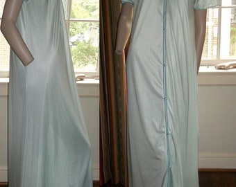 Lorraine Vintage 2 PC Peignoir Size Small  Ice Blue Mandarin Collar Robe Closes w Covered Buttons