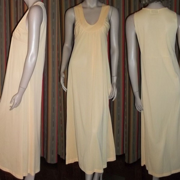 Donald Brooks for Maidenform Long Nightgown Yellow Petite Free Flowing  ILGWU Label