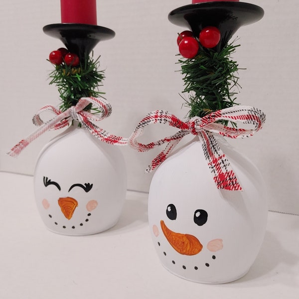 Handbemalter Schneemann oder Schneemann Kelch Weinglas Teelicht Kerzenhalter mit Girlande, Weihnachtsgeschenk, Winter Dekor