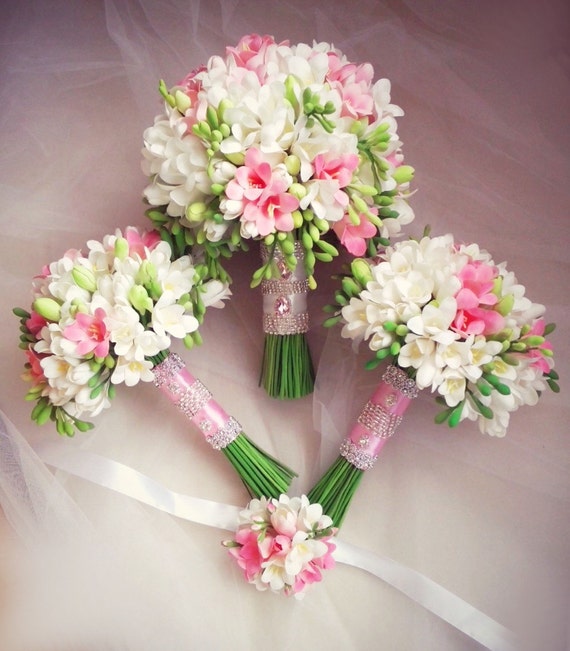 Bouquet blanc et rose freesia avec boutonnière. Bouquet de - Etsy Canada