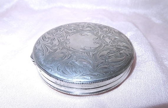 Antique Bright Cut Solid Silver Compact Case - En… - image 1