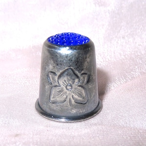 Vintage Sterling Silver H.J. Norway Glass Top Thimble - Haakon Jakobsen Norwegian Thimble - Blue Glass Top - Engraved Flower