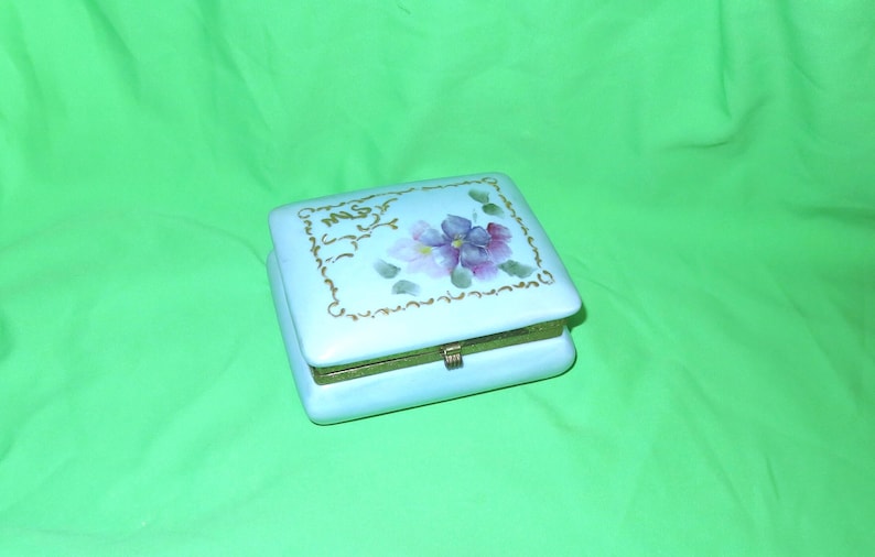 Vintage Porcelain Jewelry Box - Hand Painted Porcelain Casket - Hinged Dresser Box - Vanity Box - Trinket Box - Painted Flowers - Gilt Trim image 2