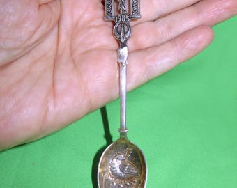 Vintage Collectible SP Christmas Spoon - Repousse Turtle Dove Bowl with Embossed Holy Mary & Jesus 1985 Handle - Candle Handle - Holland