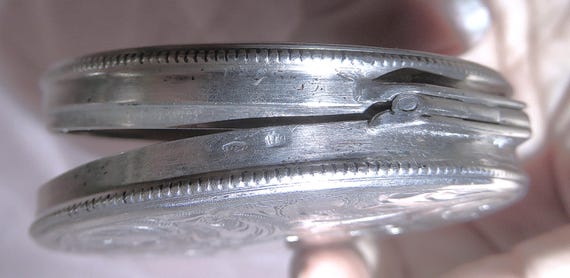 Antique Bright Cut Solid Silver Compact Case - En… - image 9