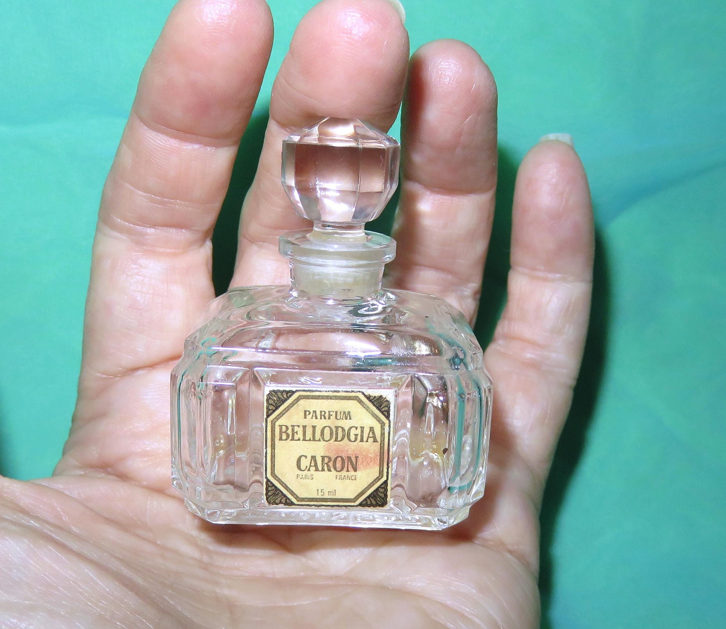 CARON カロン ヴィンテージ 香水ケース ゴールド パリ製 箱付き CARON カロン ヴィンテージ 香水ケース ゴールド パリ製 箱付き