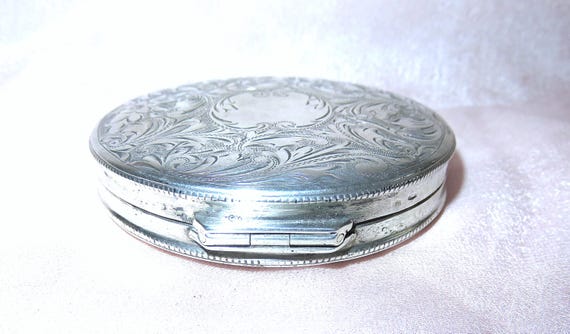 Antique Bright Cut Solid Silver Compact Case - En… - image 2