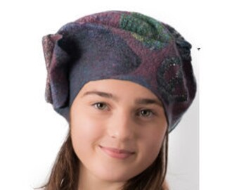 Structured beret with bow detail