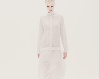 Robe chemise blanche, Vêtements futuristes, Mode déconstruite, Robe avant-gardiste, Chemise asymétrique, Robe ample, Top tunique blanc, Été