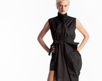 Schwarzes Asymmetrisches Gürtelkleid, Avantgarde-futuristische Kleidung