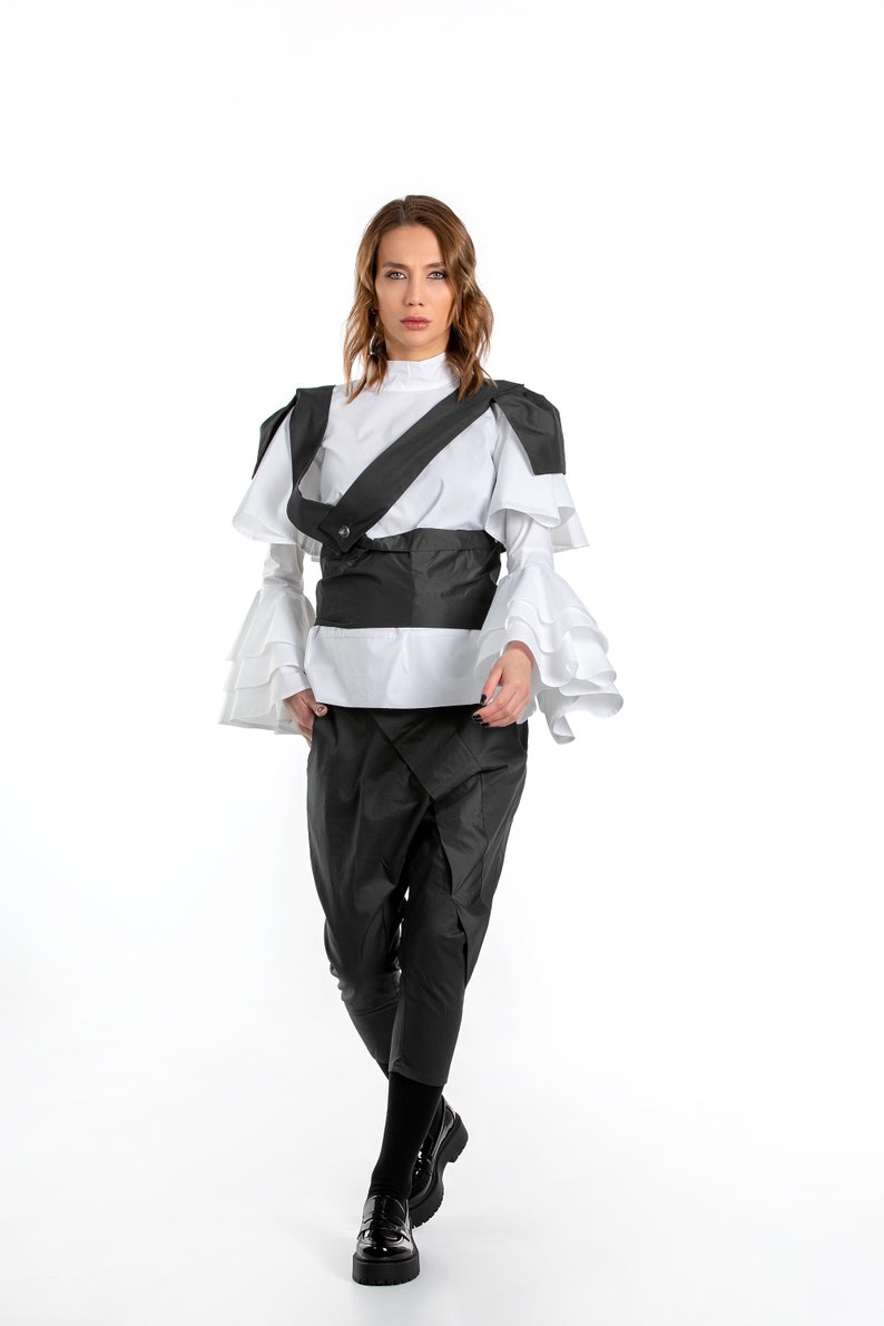 Capri en coton avec ceinture en taffetas, bretelles et épaulettes, ensemble deux pièces pour femme, pantalon asymétrique pour femme image 1