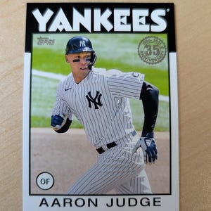 Carta da baseball di Aaron Judge / Carta per il 35° anniversario di Topps 2023 n. 86B-12 / Condizioni quasi perfette / New York Yankees