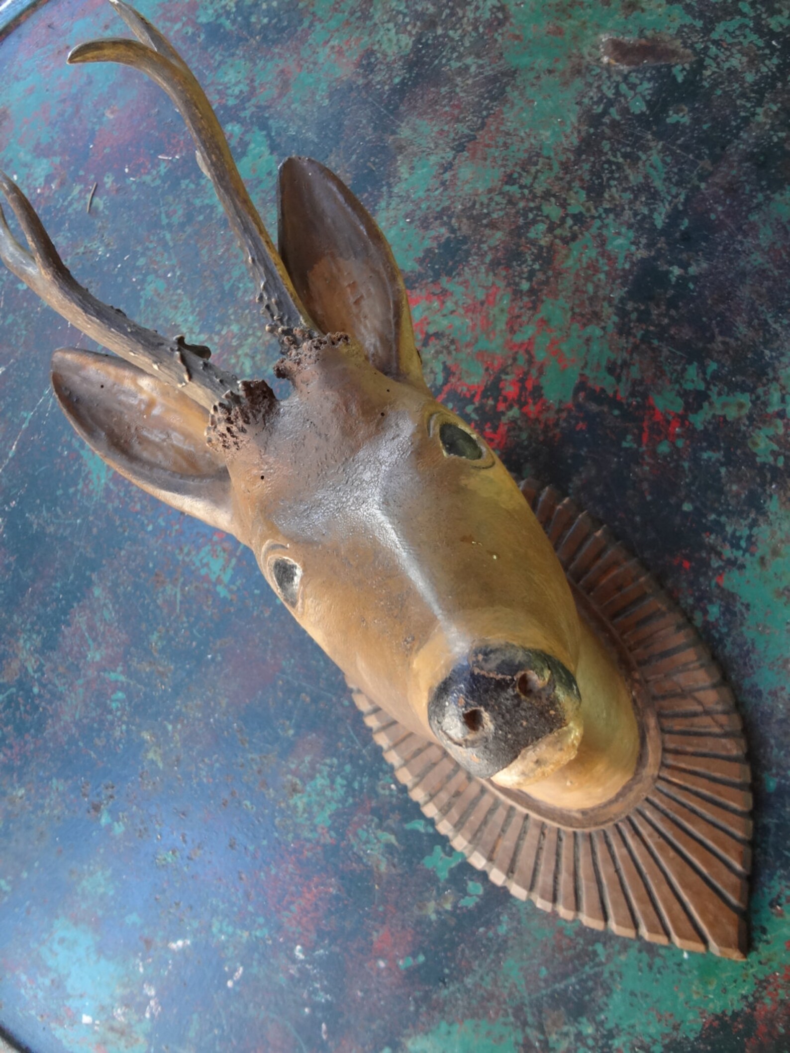 Cabeza de ciervo tallada en madera firmada | Etsy