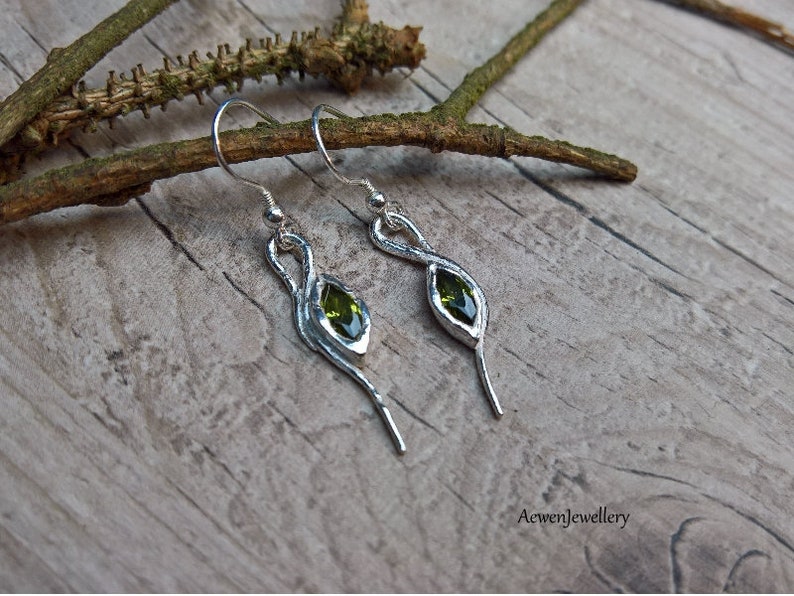 Fae jewellery Silver earrings Dangle earrings Elvish jewellery Green earrings. Elvish earrings Green stone Silver drop earrings
