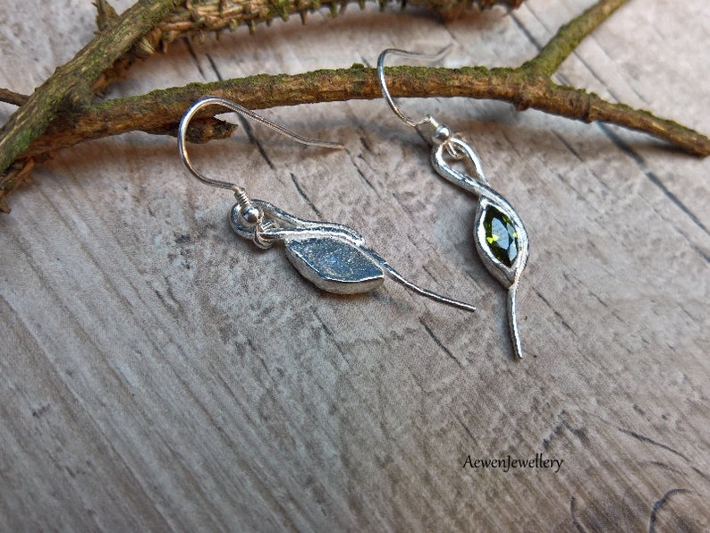 Fae jewellery Silver earrings Dangle earrings Elvish jewellery Green earrings. Elvish earrings Green stone Silver drop earrings