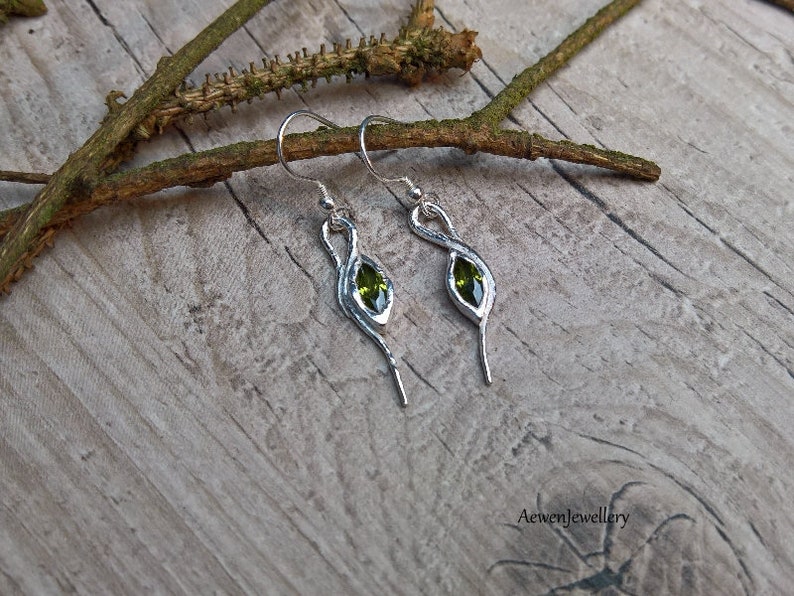Fae jewellery Silver earrings Dangle earrings Elvish jewellery Green earrings. Elvish earrings Green stone Silver drop earrings