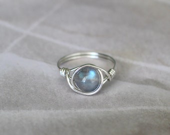 Labradorite ring, labradorite ring, wire ring, silver ring, silver wire ring, dainty silver ring, stone ring, sterling silver, gemstone ring