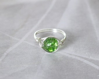 Peridot quartz ring, peridot ring, green stone ring, quartz ring, peridot wire ring, silver wire ring, sterling silver ring, gemstone ring