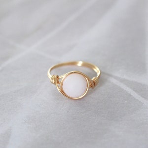 Rose quartz ring, quartz ring, pink stone ring, rose quartz wire ring, wire wrapped ring, gold wire ring, gold ring, gemstone wire ring