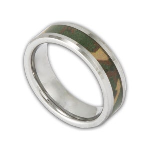6MM Woodland Camouflage Tungsten Wedding Ring Men&#39;s or Women&#39;s Camo Band for Hunters with Free Inside Custom Engraving