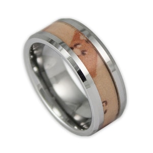 8MM Desert Camouflage Tungsten Wedding Band Men&#39;s Engraved Camo Promise Ring
