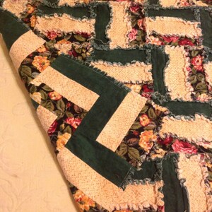 Flannel Fray Floral Quilt image 2