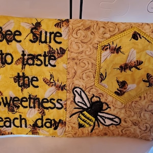 ITH Mug Rug - Bee mug Rug embroidery design - Bee Mug Rug- Instant Download