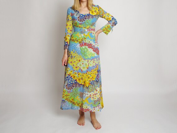 1960s Mod floral empire waist dress,  Retro cut o… - image 1