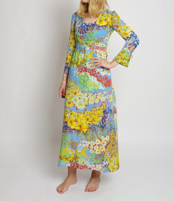 1960s Mod floral empire waist dress,  Retro cut o… - image 4