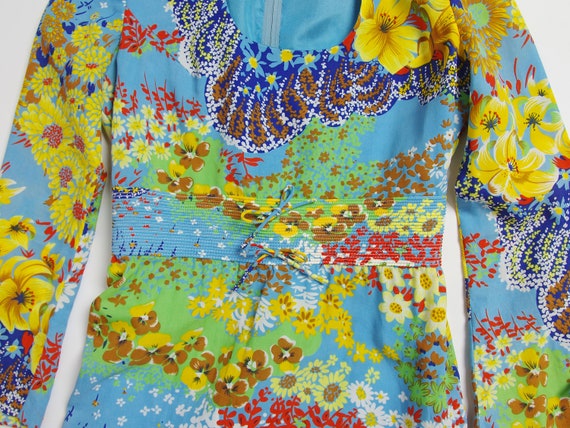 1960s Mod floral empire waist dress,  Retro cut o… - image 8