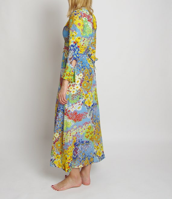 1960s Mod floral empire waist dress,  Retro cut o… - image 5