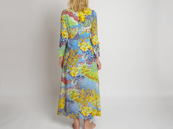 1960s Mod floral empire waist dress,  Retro cut o… - image 3