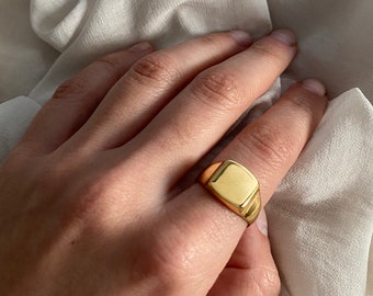 Squared Signet Gold Ring, Sterling Silver, Disponible avec pierre, bague personnalisée, Bague Signet, idées cadeaux d’anniversaire, cadeau pour elle