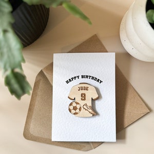 Carte d'anniversaire de l'âge du football pour lui ou elle