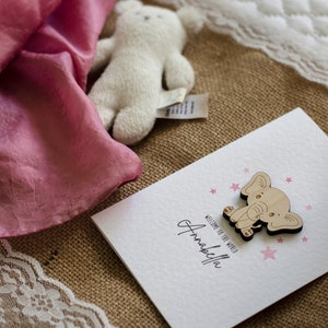 Carte en bois de luxe pour nouveau-né fille - Bienvenue dans l'éléphant du monde