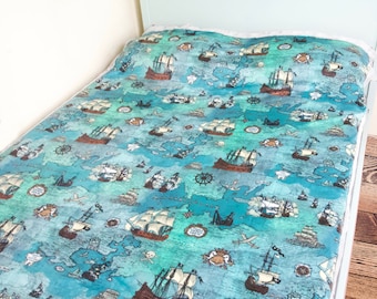 Minky Pirate Map Decke: Weicher Piratenschiff-Überwurf, bestickter Name